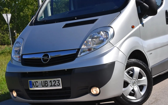 Opel Vivaro cena 43700 przebieg: 253000, rok produkcji 2009 z Lesko małe 781